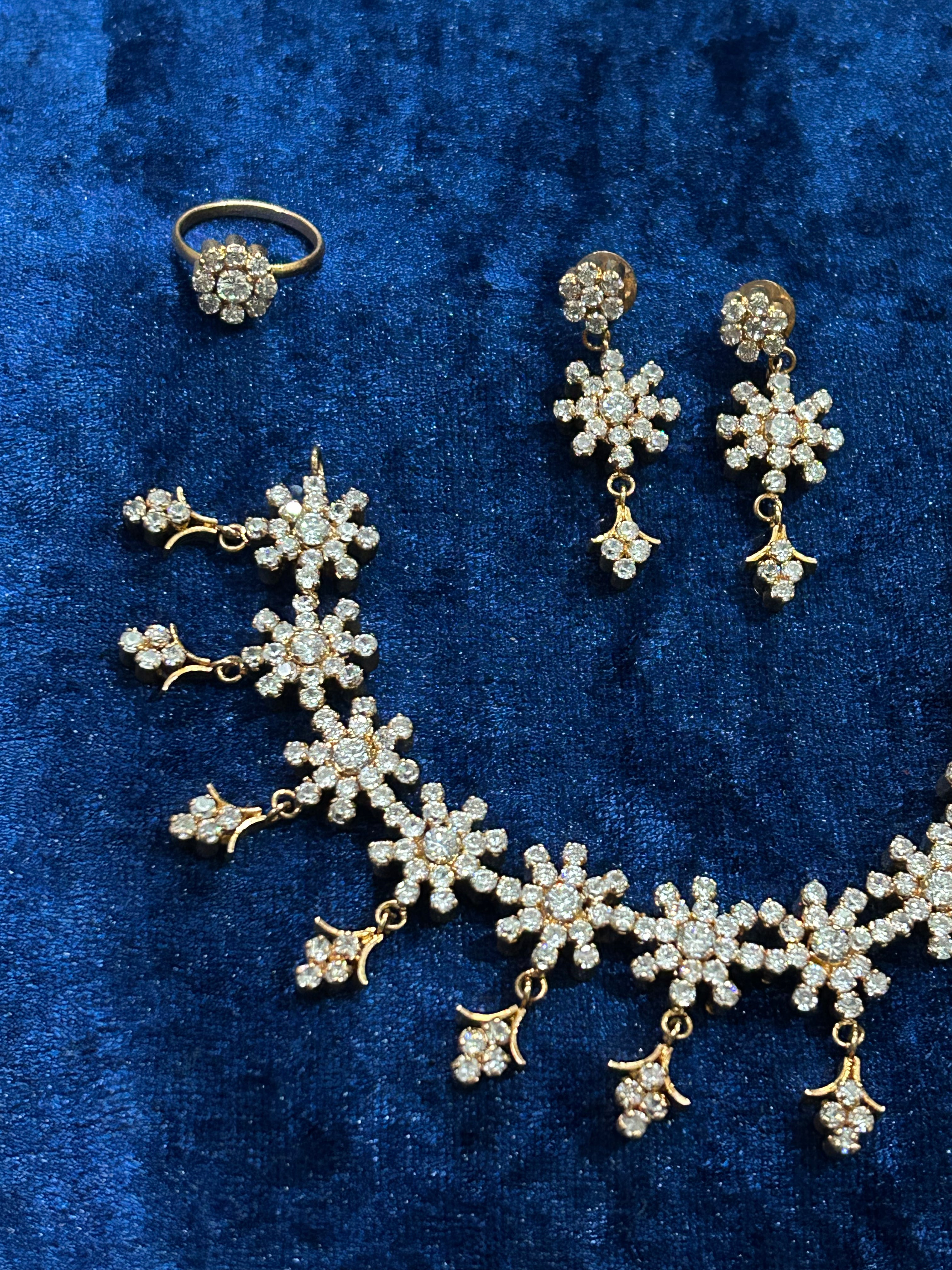 Apsara Glow – Antique Silver-Plated Set Inspired by Royal Beauty