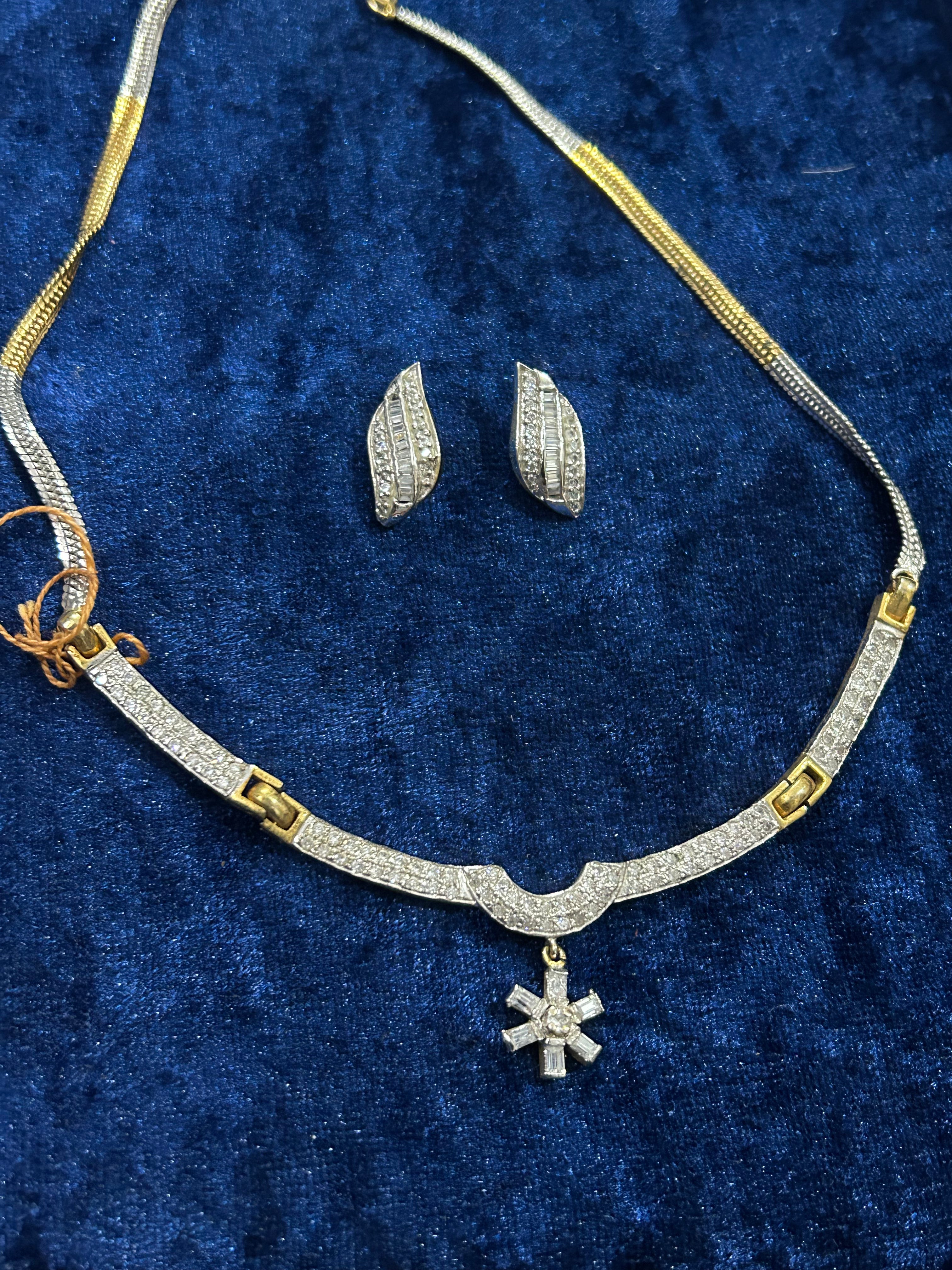 Silver Whisper – Subtle Shine, Bold Style