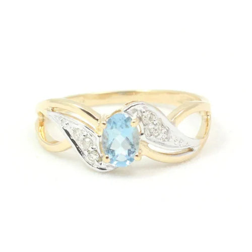 Luxury Aquamarine & Diamond Ring Crafted in 14K Yellow Gold