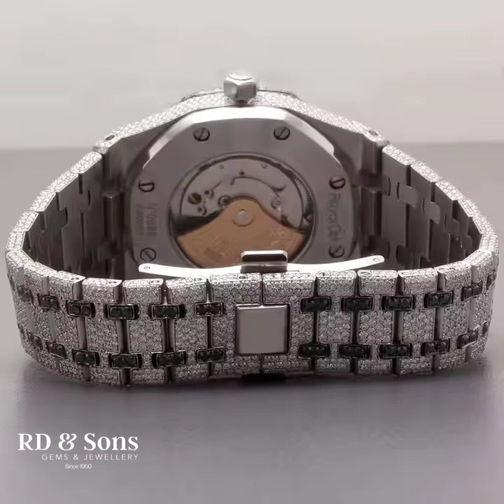 Eclipse Luxe – Custom Moissanite Watch