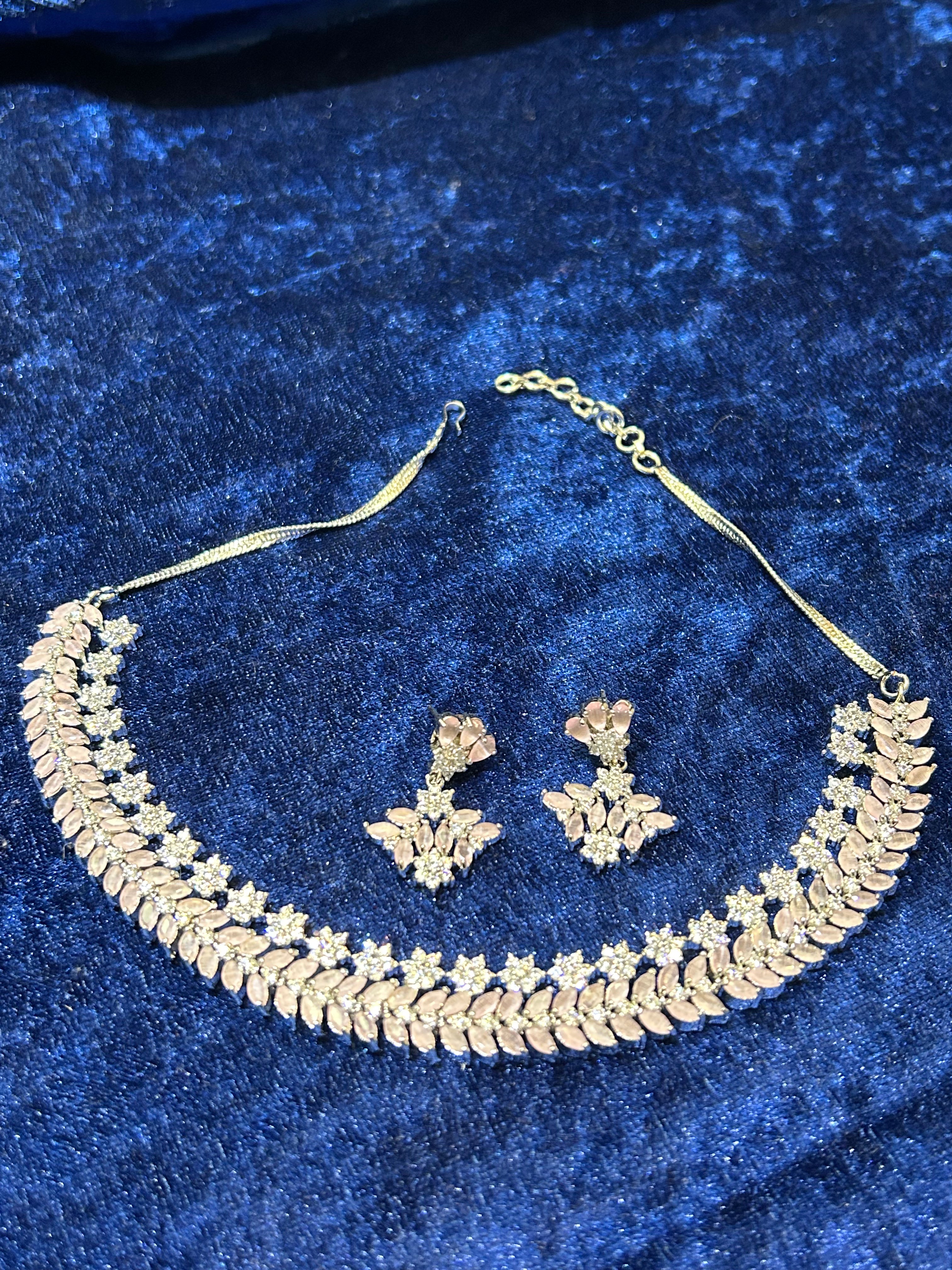 Stunning Silver-Plated Necklace Set – Perfect Elegance for Every Occasion