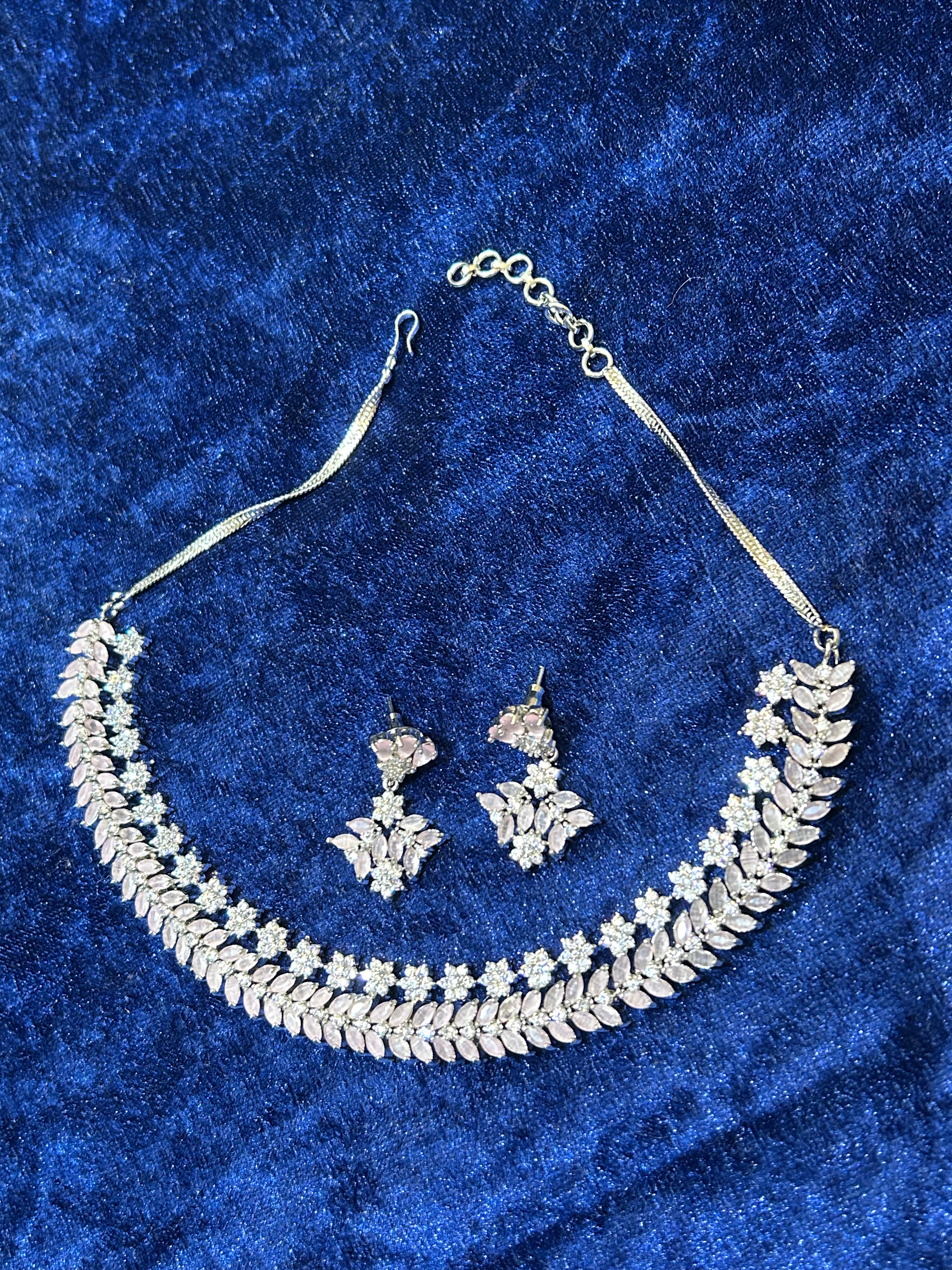 Stunning Silver-Plated Necklace Set – Perfect Elegance for Every Occasion