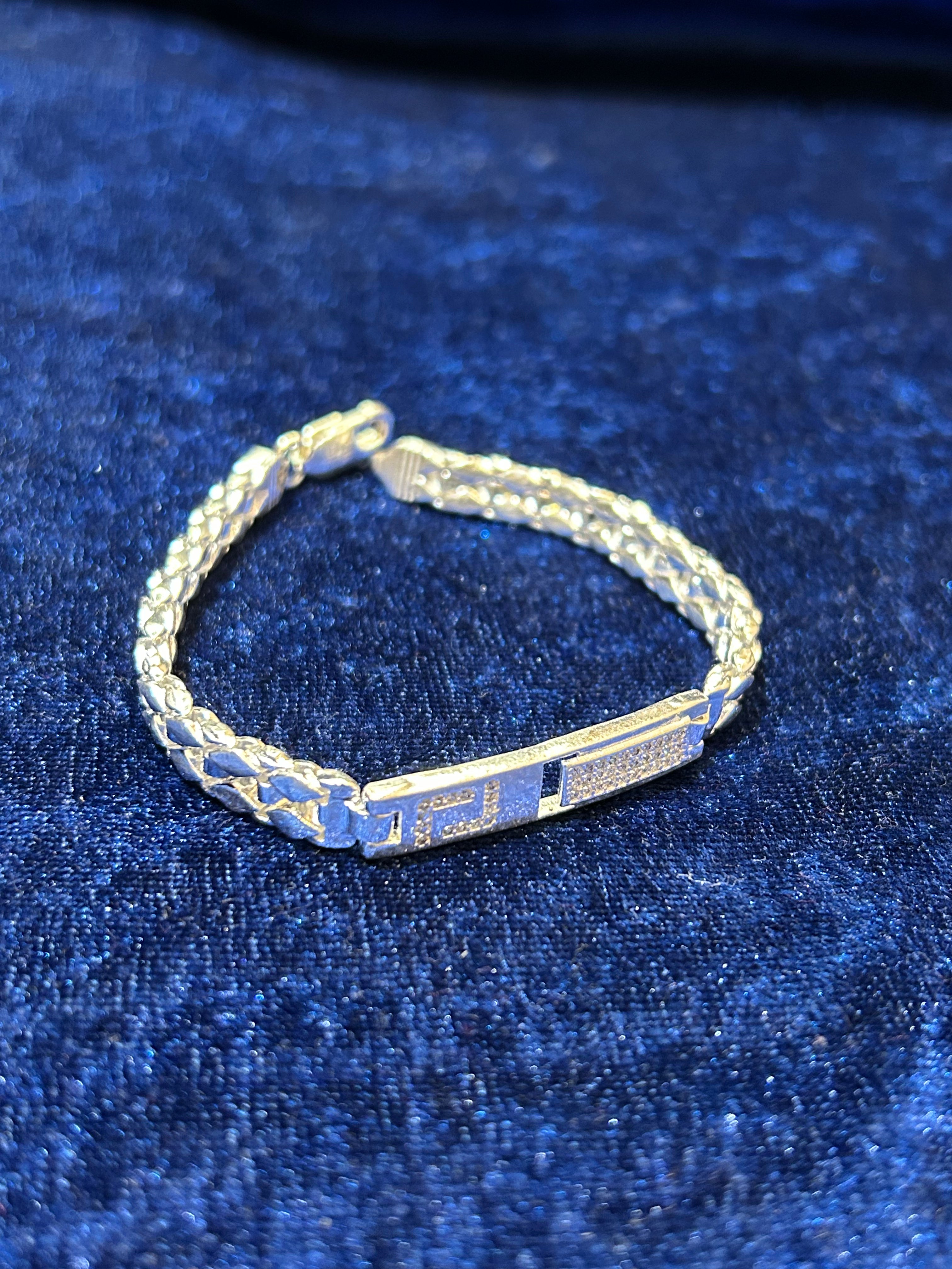 Elegant Men’s Pure Silver Bracelet – Bold & Stylish