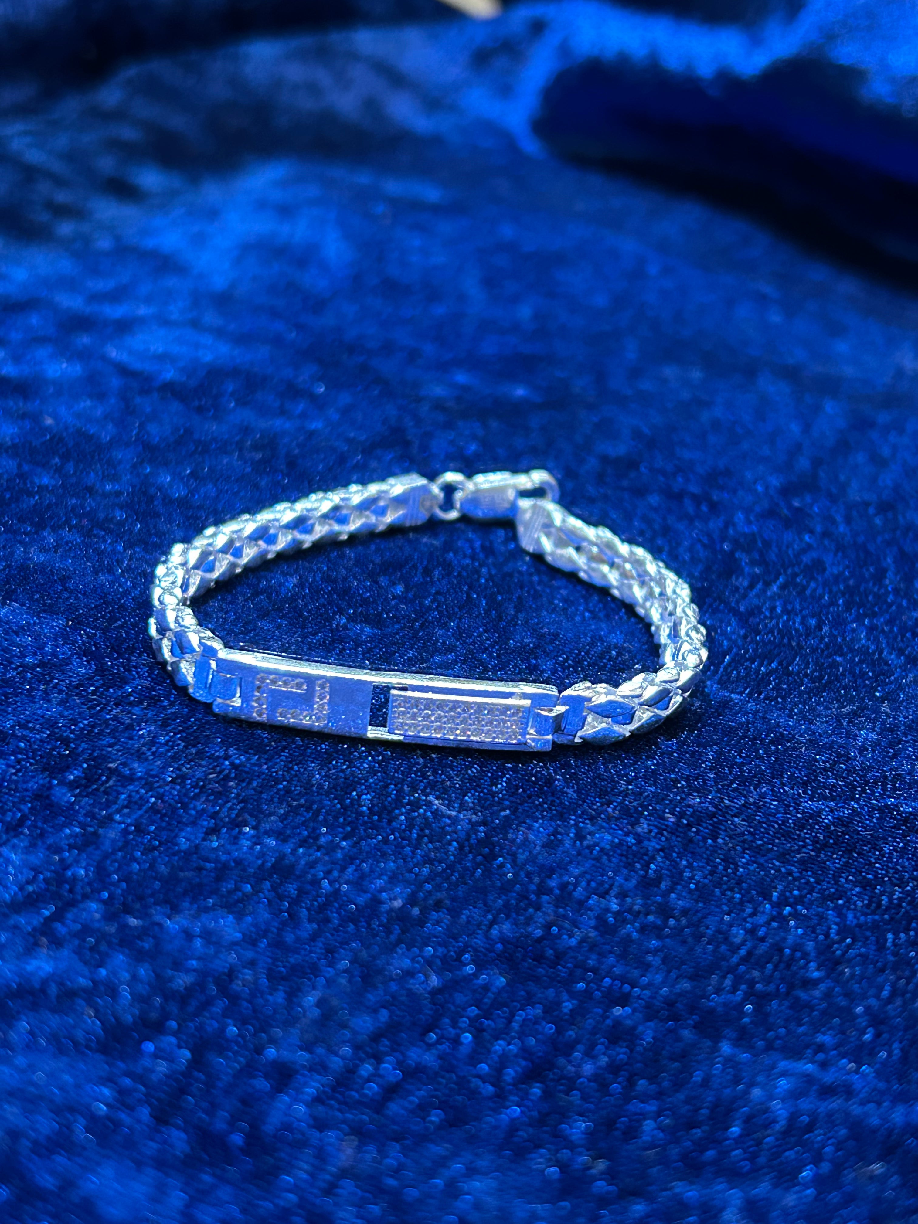 Elegant Men’s Pure Silver Bracelet – Bold & Stylish