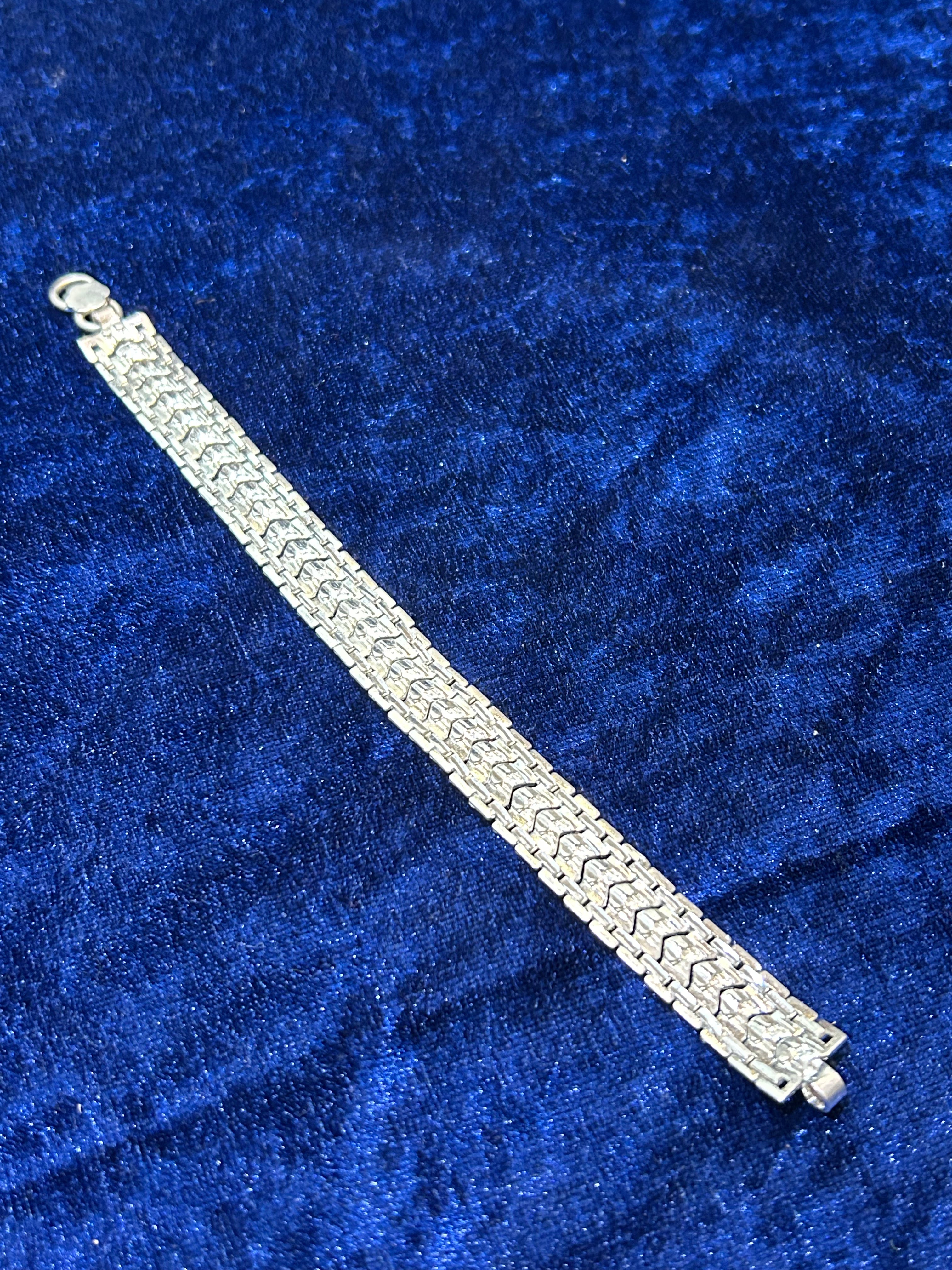 Classic Pure Silver Bracelet for Men – Timeless Strength