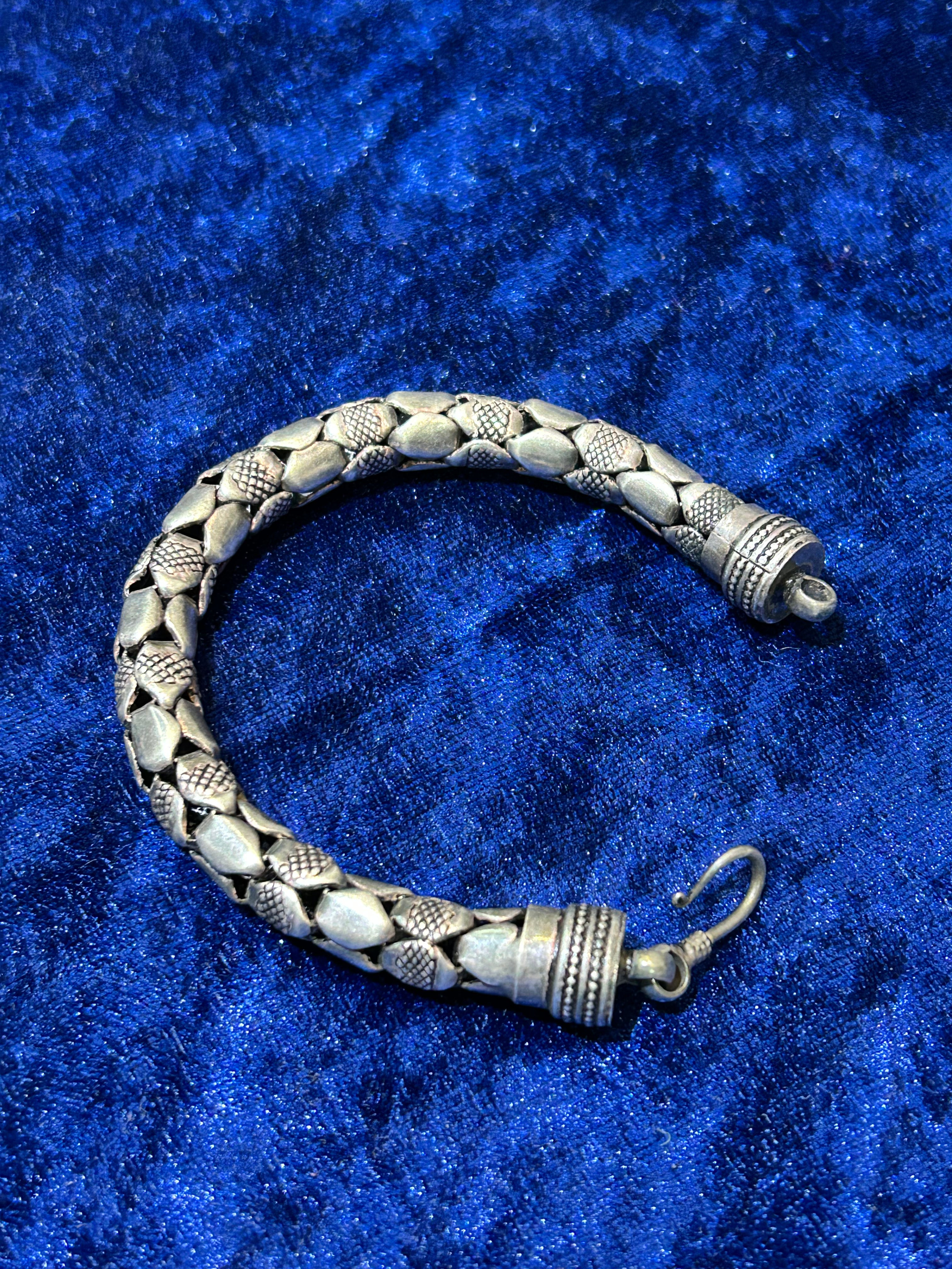 Antique Pure Silver Bracelet for Men – Everyday Sophistication