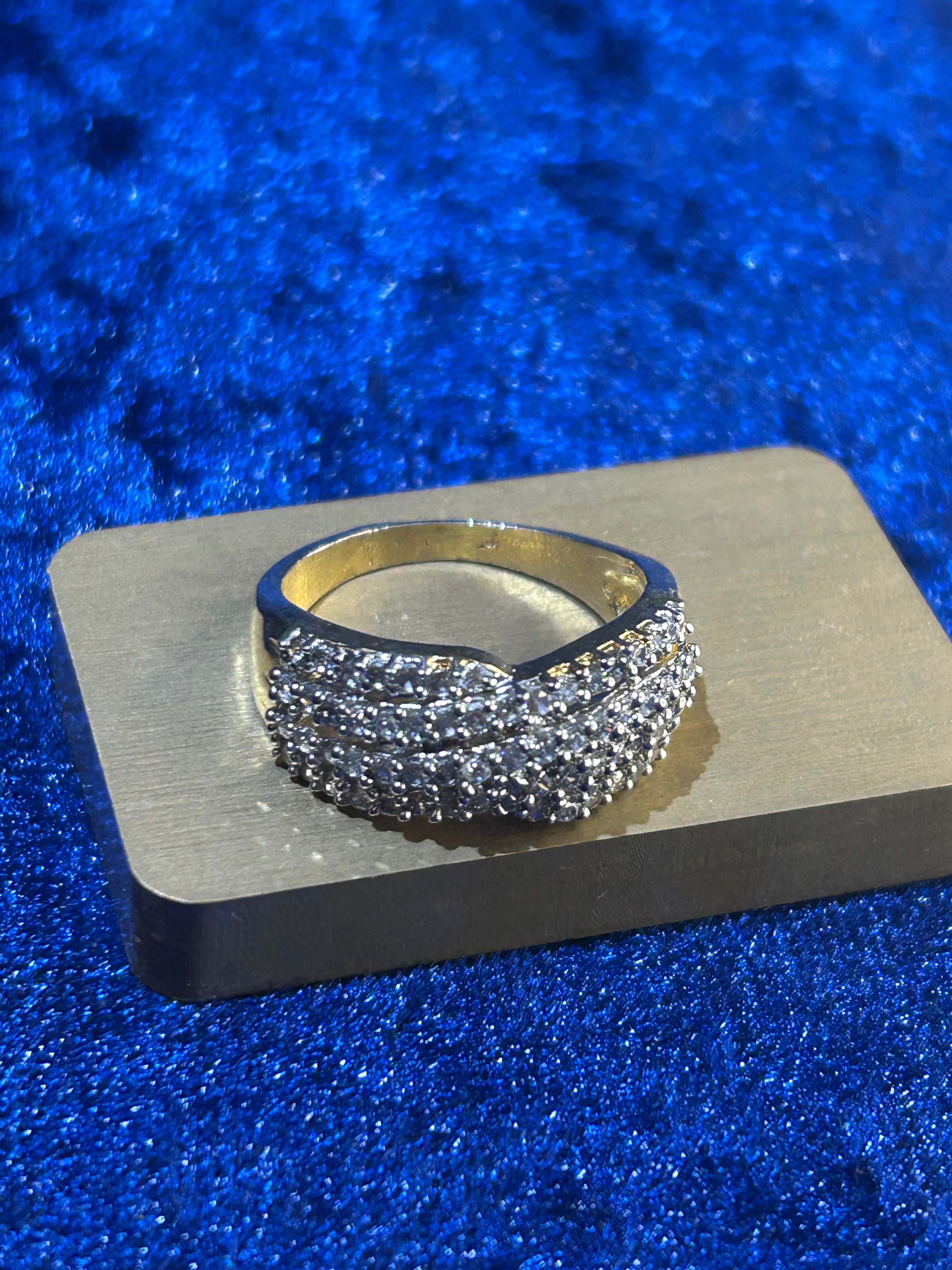 Pure 925 Silver Ring – A Stunning Gift of Style and Sentiment