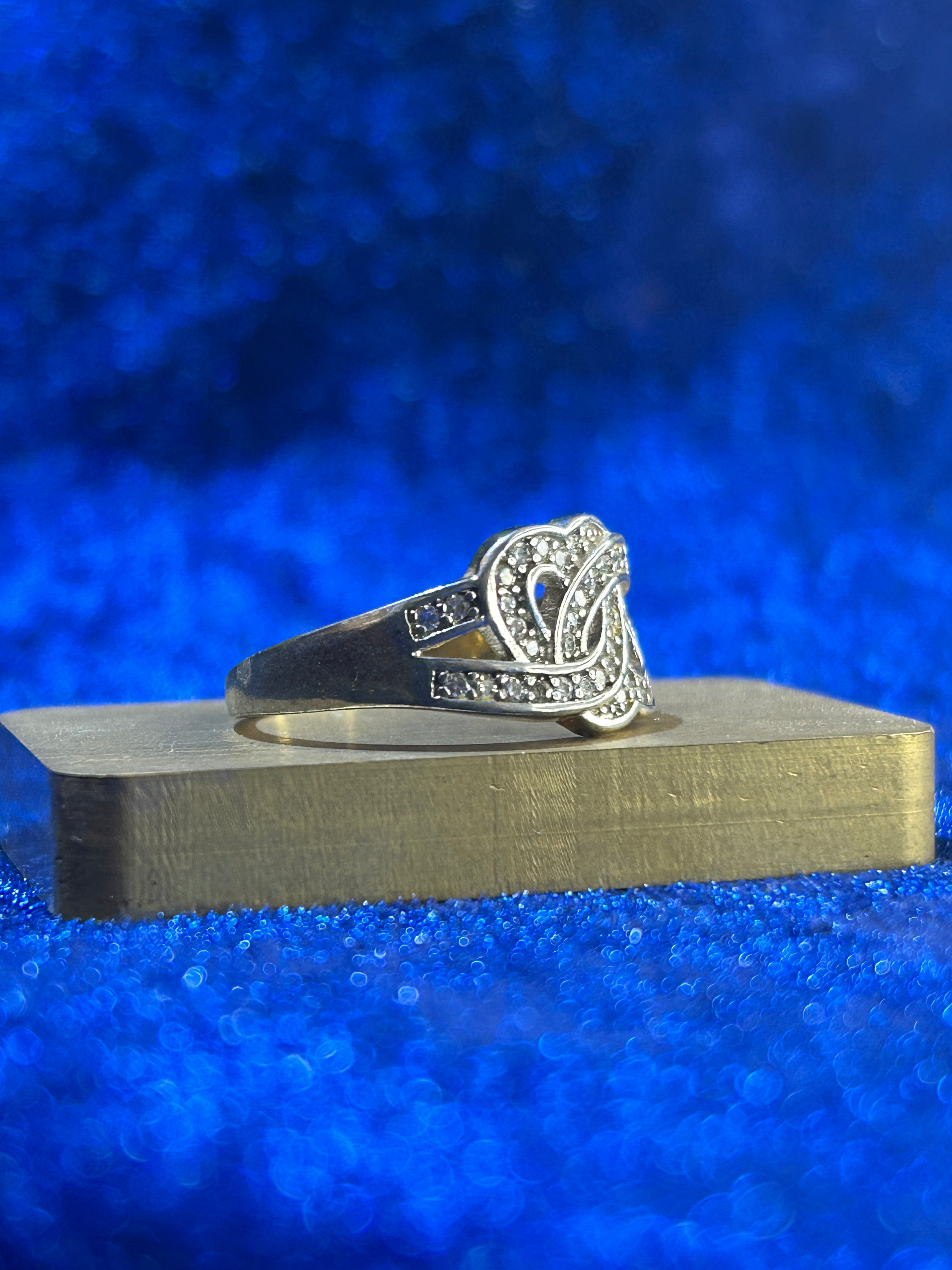 Pure 925 Silver Ring – A Stunning Gift of Style and Sentiment