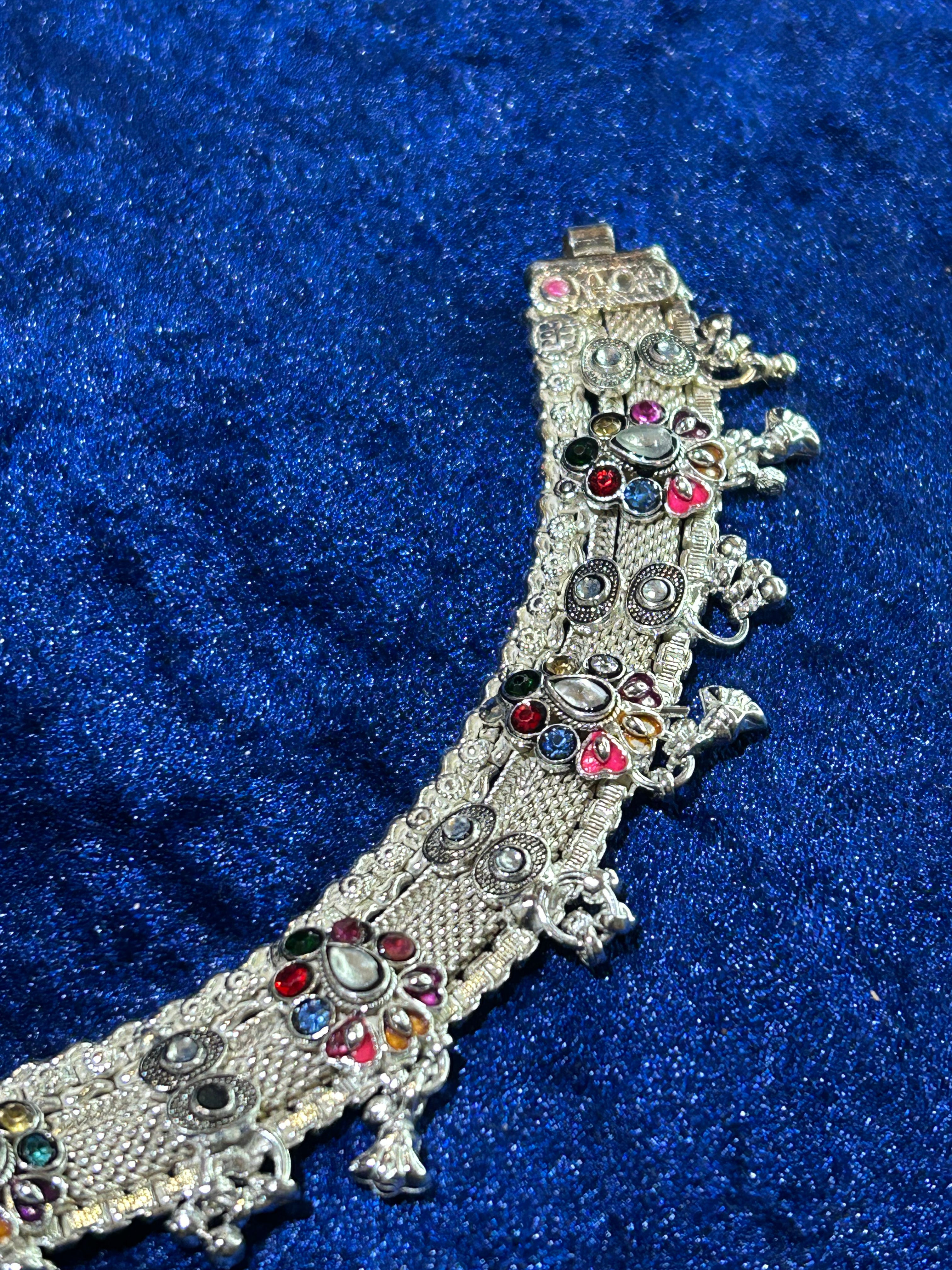 Gleaming Grace: Pure Silver Payal with Intricate Detailing