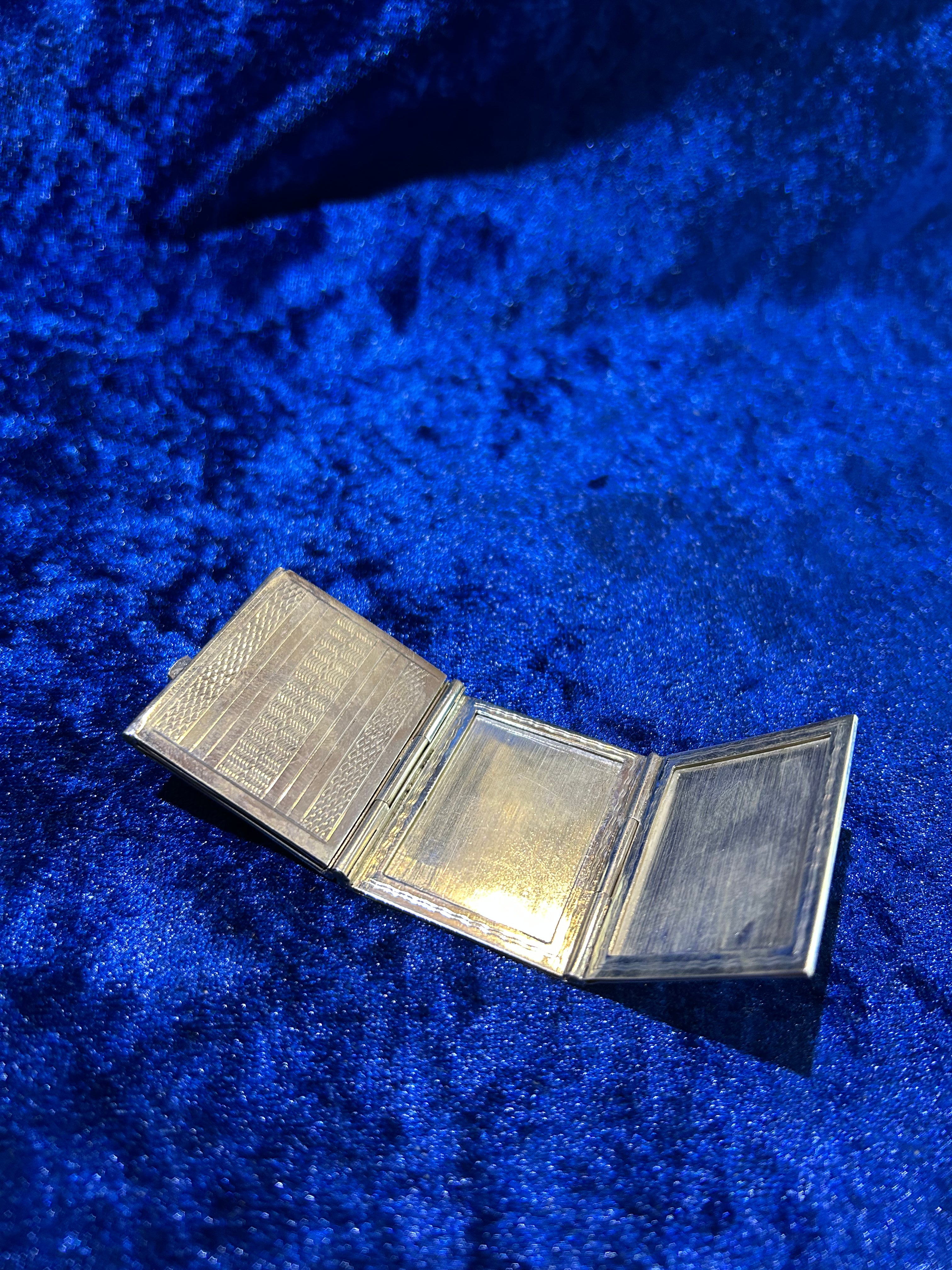 Pure 999 Silver Square Photo Locket – A Gift of Love & Luxury