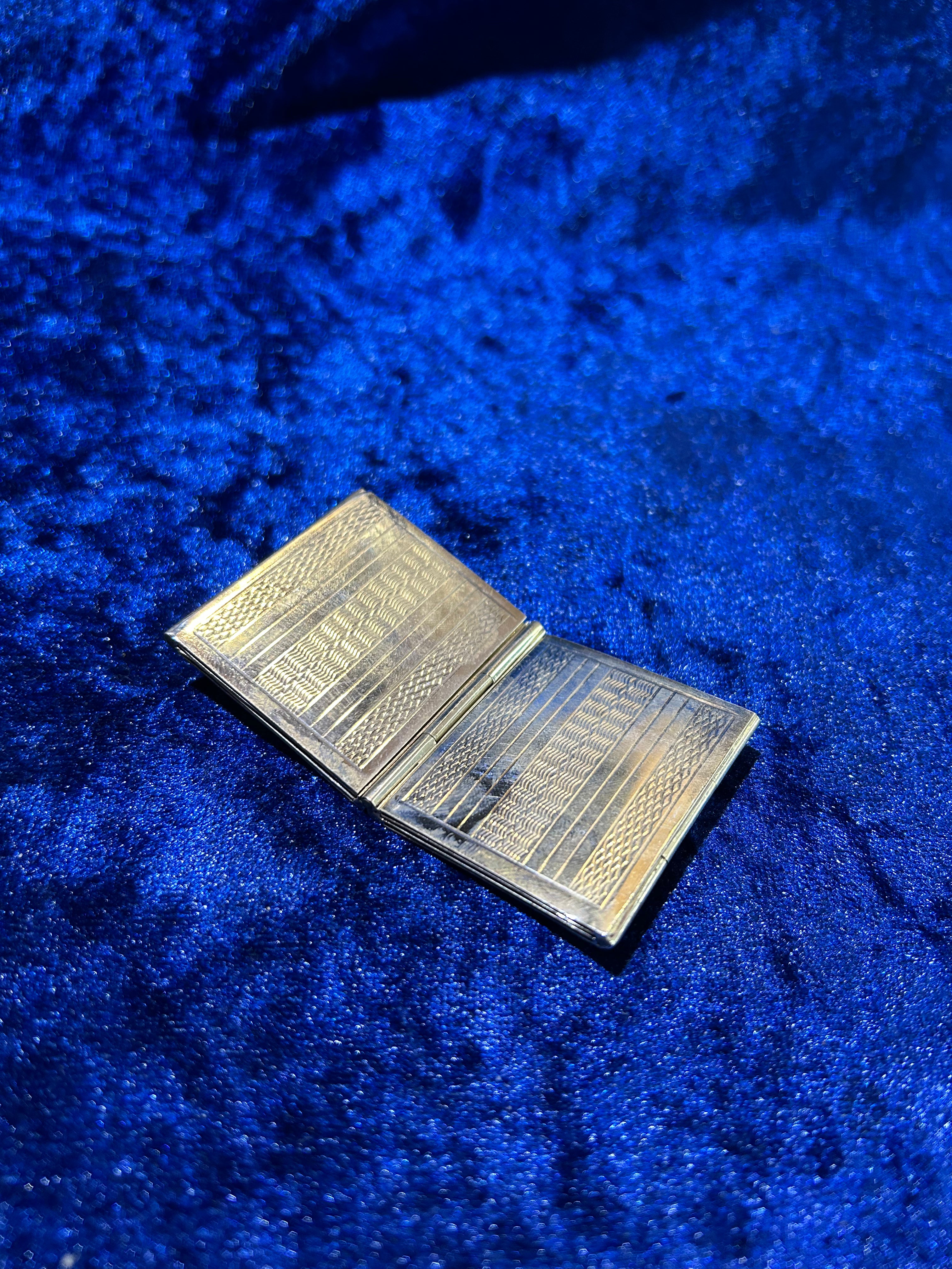Pure 999 Silver Square Photo Locket – A Gift of Love & Luxury