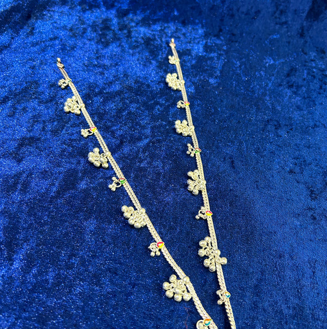 Silver Bloom: Designer Anklets for Every Occasion
