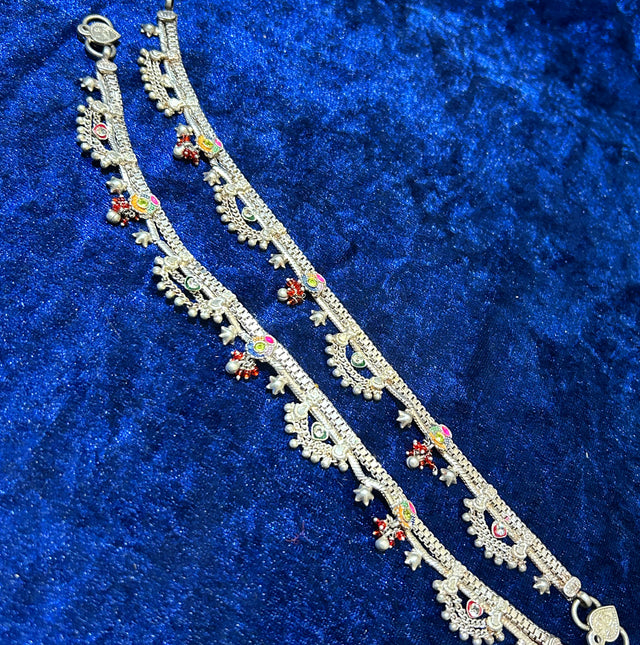 Glitz & Grace: Pure Silver Designer Anklets
