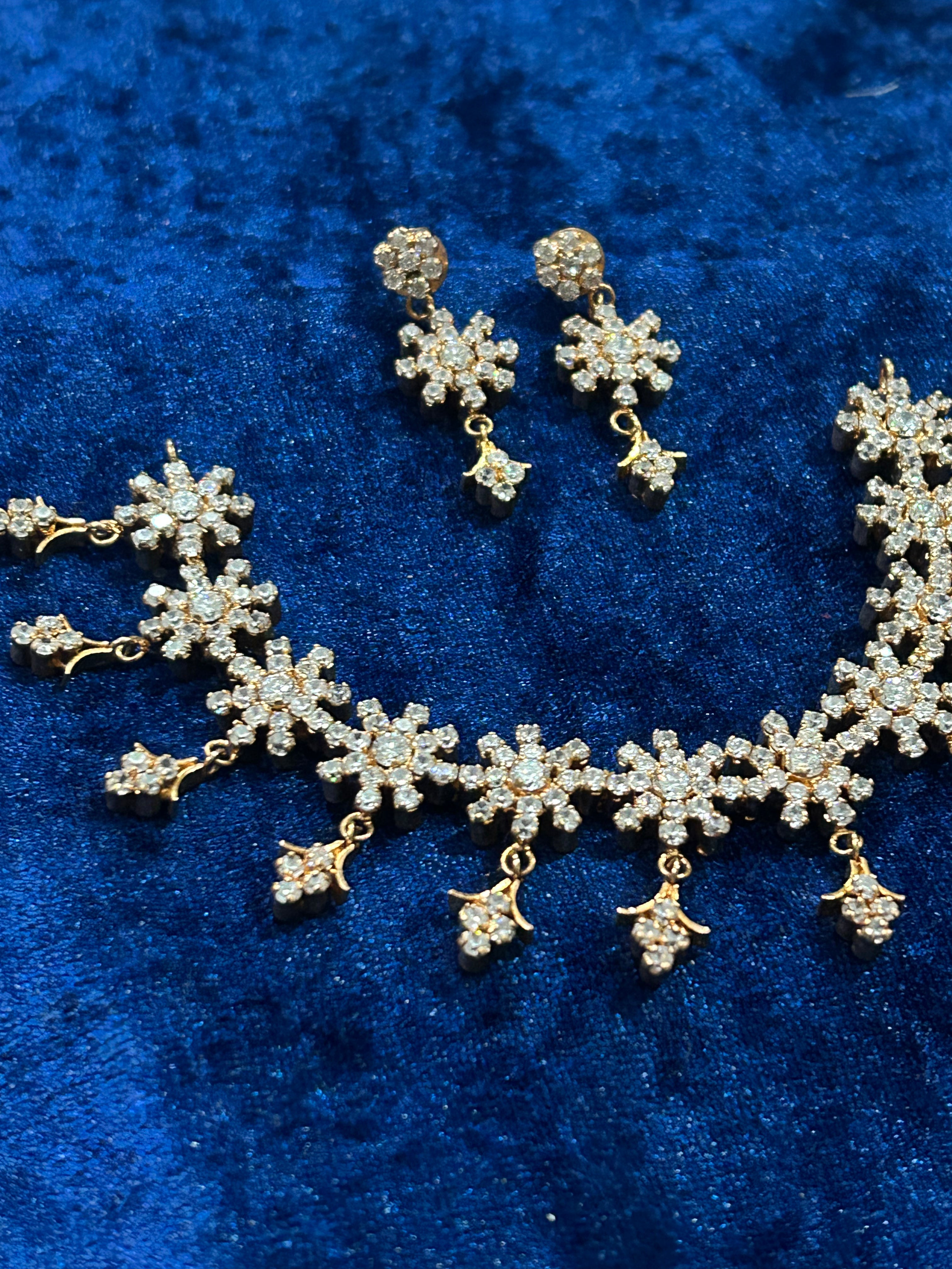 Apsara Glow – Antique Silver-Plated Set Inspired by Royal Beauty