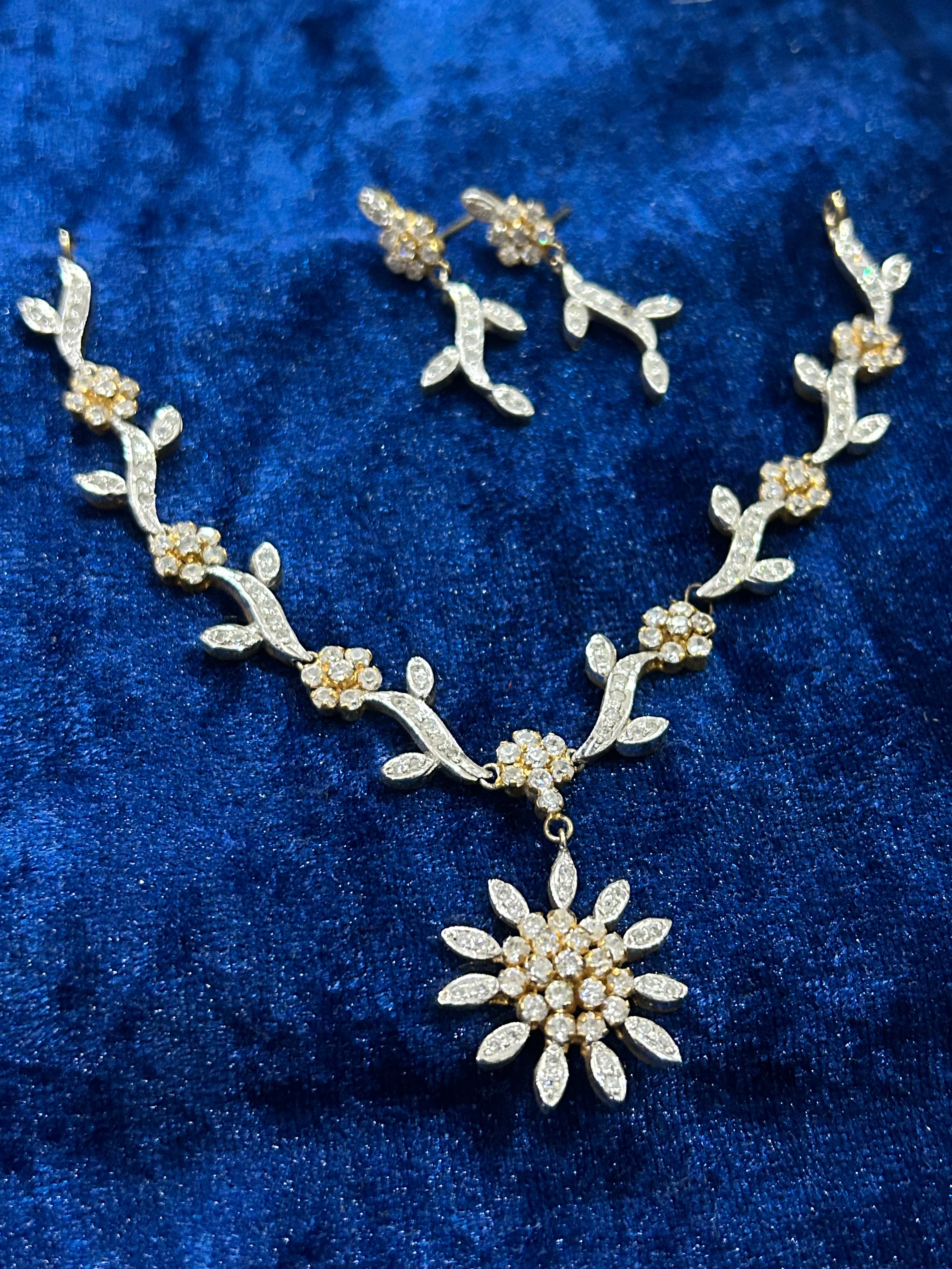MoonKissed Magic – Elegant Silver-Plated Necklace Ensemble