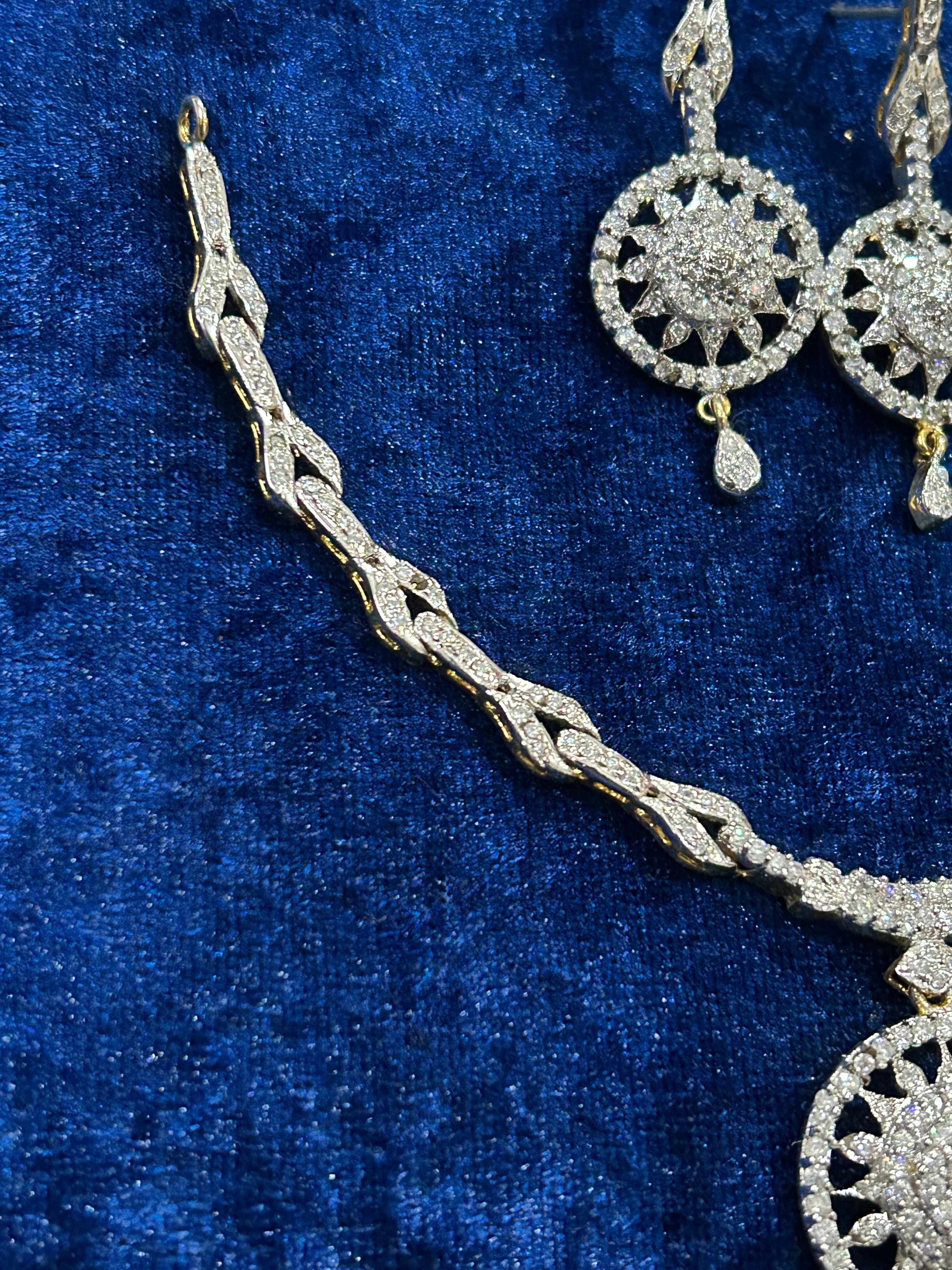 Glistening Aura – Premium Silver Plated Necklace & Earrings Set