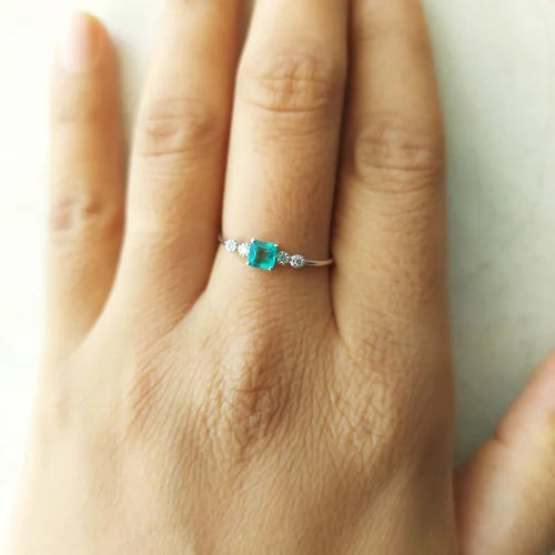Exquisite Natural Emerald and Diamond Ring – A Statement Piece