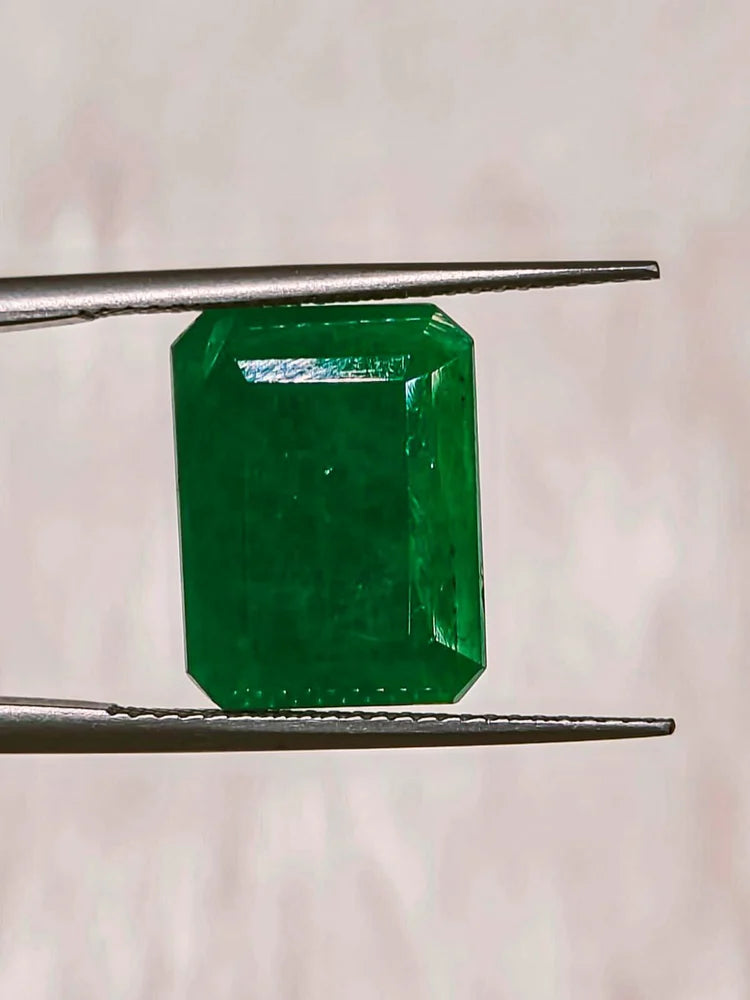 Classic Emerald Cut Paana – Perfect for Style and Elegance