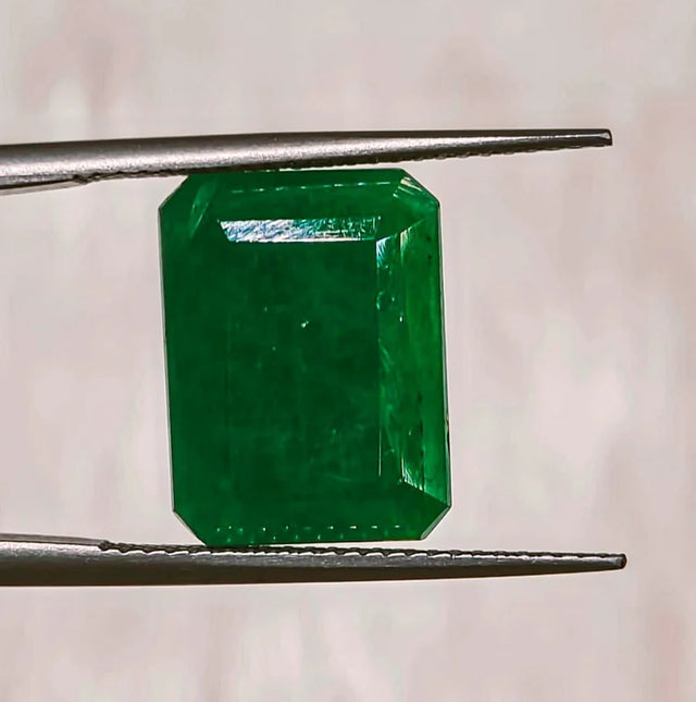 Classic Emerald Cut Paana – Perfect for Style and Elegance