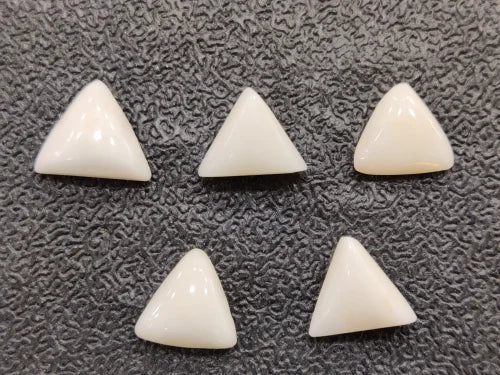 Natural White Moonga (Triangle) – Elegant Gem for Lasting Impressions