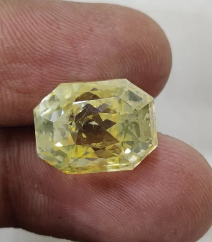 Premium Natural Pukhraj – Elegant Yellow Sapphire from Ceylo