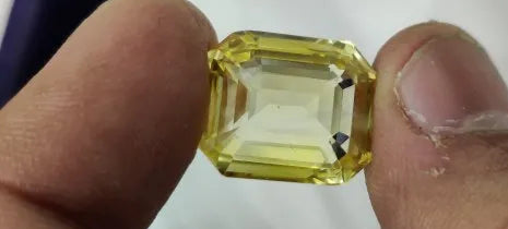 Natural Ceylon Pukhraj – Elegant Gemstone with Luxurious Shi