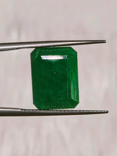 Classic Emerald Cut Paana – Perfect for Style and Elegance