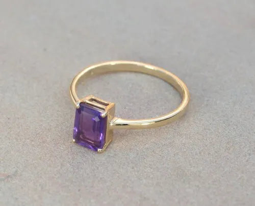 Violet Grace – Handcrafted 14K Gold Amethyst Ring